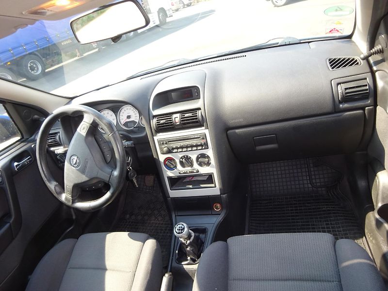 Opel Astra (2002) 1,6 62 kw - fotka 6 z 14