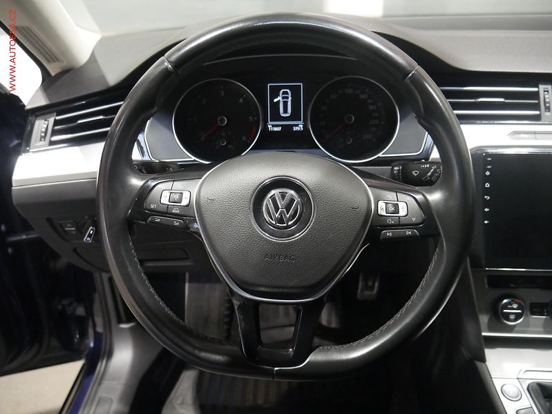 Volkswagen Passat (2015) 2.0TDi, Comfortline - fotka 12 z 17