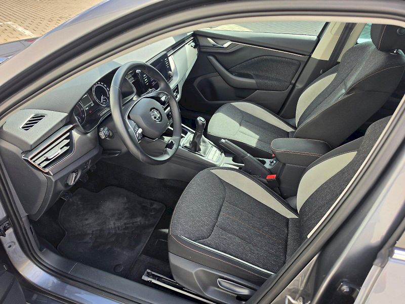 Škoda Scala (2023) 1,0TSI 81KW STYLE - fotka 21 z 34