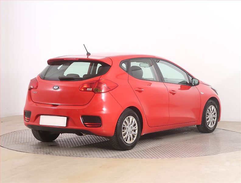 Kia Ceed (2016) 1.4 CVVT, Serv.kniha - fotka 5 z 15