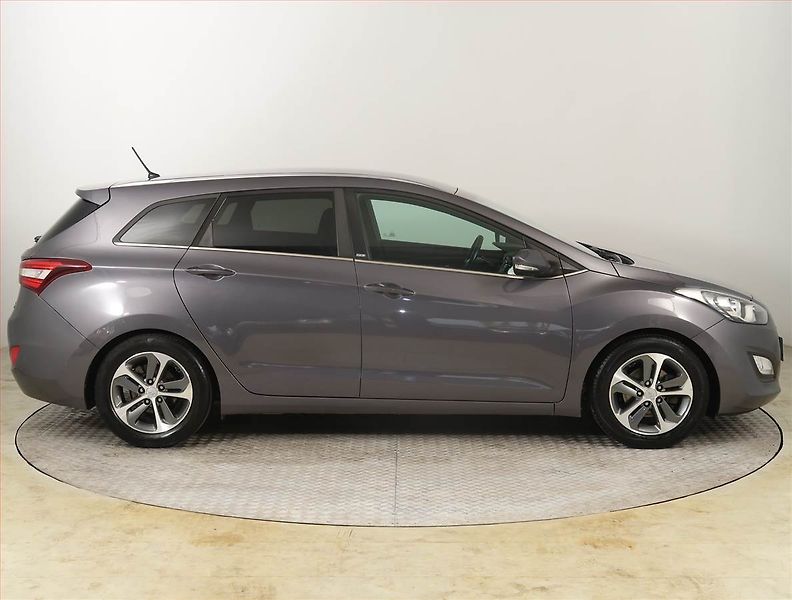 Hyundai i30 (2016) 1.6 GDI, ČR,1.maj, Serv.kniha - fotka 6 z 16