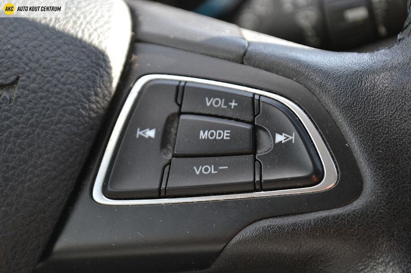Ford Focus 1.6i - 77KW  TREND - fotka 27 z 39