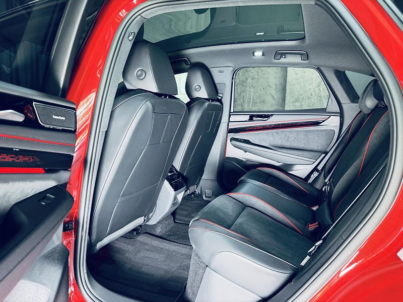 Volkswagen ID.7 (2025) GTX*4M*ZÁRUKA*TAŽNÉ*HEADUP*MAX - fotka 32 z 41