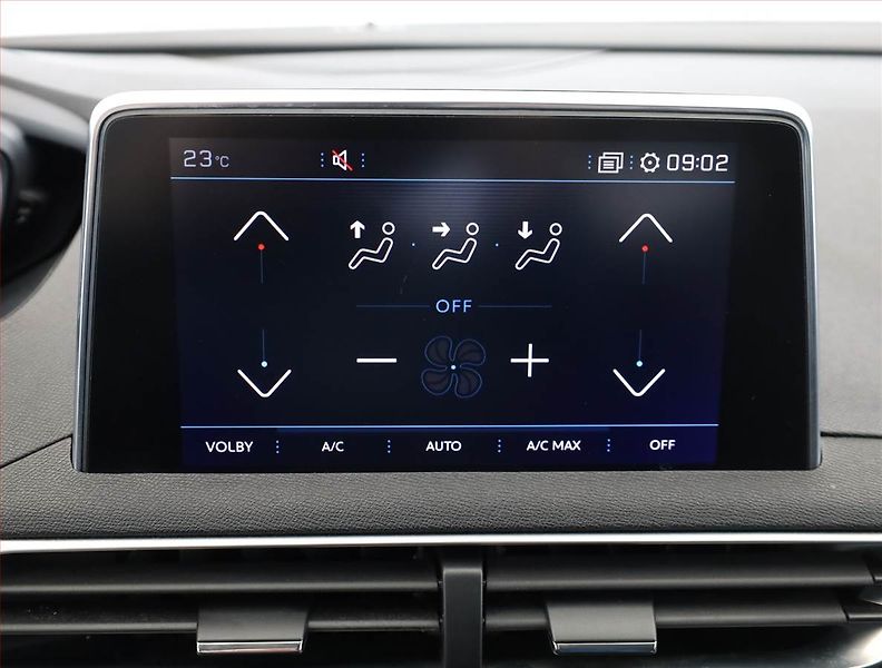 Peugeot 3008 (2017) 1.6 BlueHDi, Automat - fotka 16 z 18