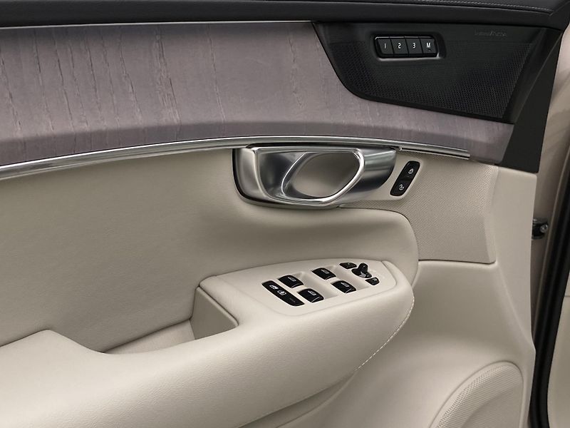 Volvo XC90 (2026) T8 AWD Plug-in BRIGHT PLUS 7m - fotka 32 z 71