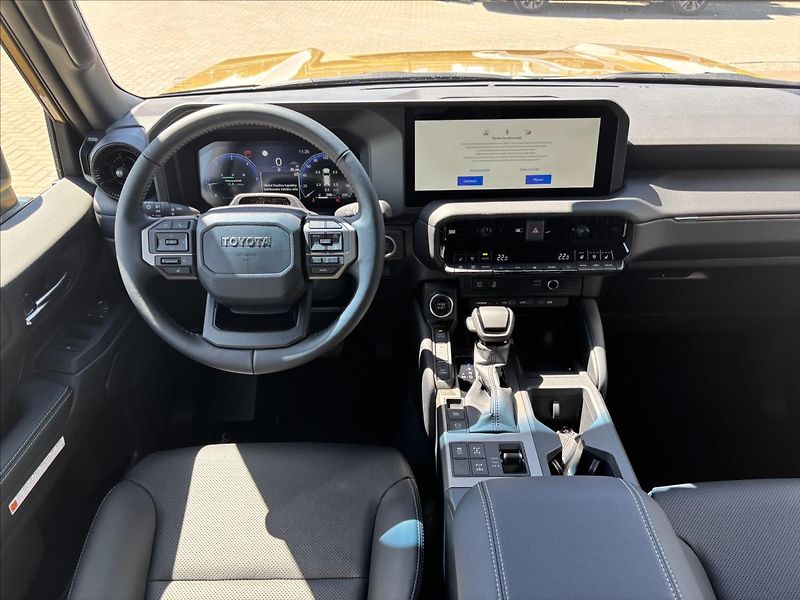 Toyota Land Cruiser 2,8 MHEV Invincible - fotka 11 z 12