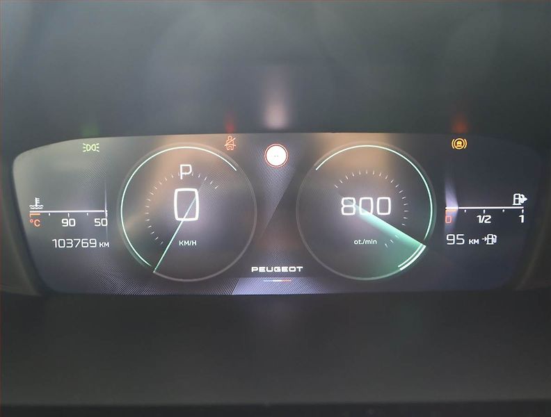 Peugeot 308 (2023) Allure 1.5 BlueHDi, Automat - fotka 11 z 25