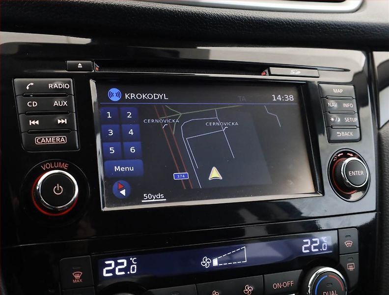 Nissan Qashqai (2015) Tekna 1.6 dCi, 4X4 - fotka 14 z 19