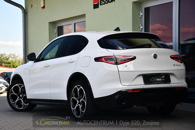 Alfa Romeo Stelvio 2.2D 154kW VELOCE AT8 Q4 - fotka 3 z 51