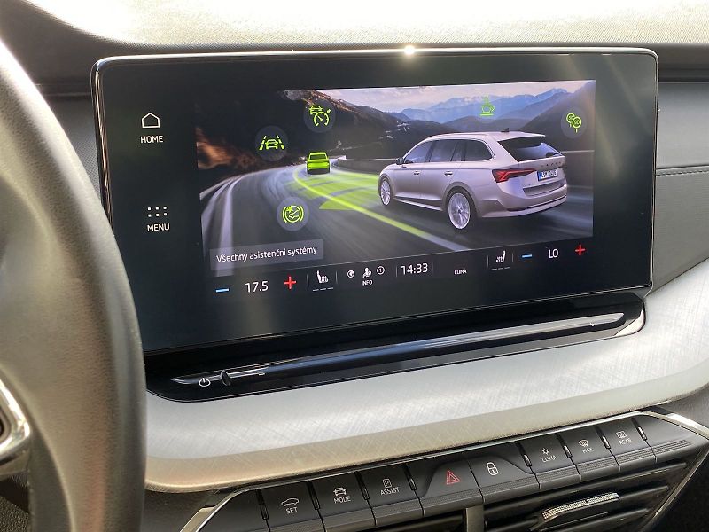 Škoda Octavia (2023) Combi 2.0 TDI DSG Ambition - fotka 14 z 35
