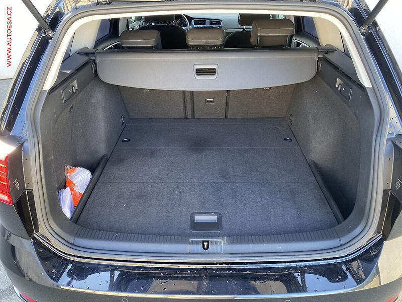 Volkswagen Golf (2019) 1.6TDI, masáž, autoAC - fotka 7 z 17