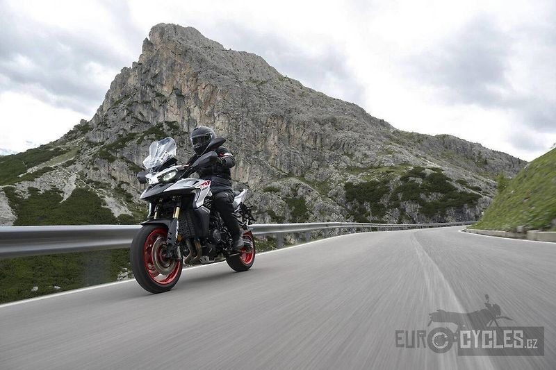 Benelli (2026) TRK 902 Stradale - fotka 12 z 18