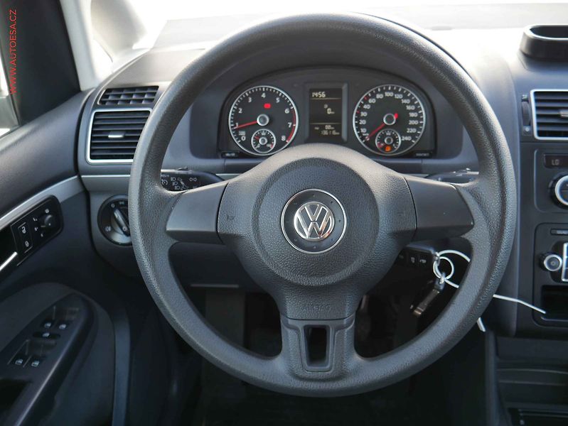 Volkswagen Touran (2013) 1.4 TSi, Trendline, TZ - fotka 13 z 16