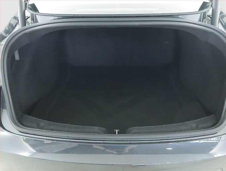 Tesla Model 3 (2025) Standard Range 60kWh, SoH 98% - fotka 14 z 25