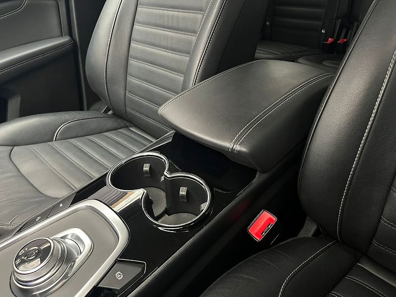 Ford Galaxy 2.5 HEV TITANIUM 7 míst - fotka 25 z 64
