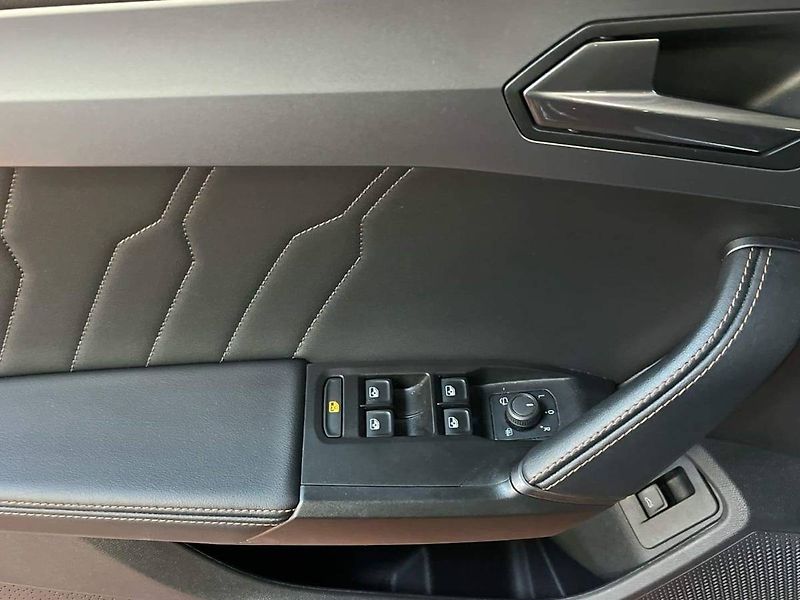Cupra Formentor (2024) 1.5 TSI DSG - fotka 12 z 20