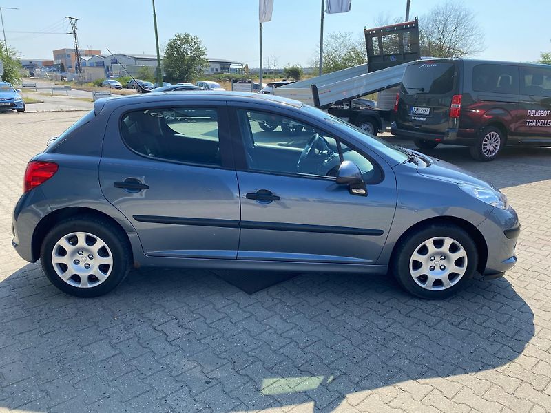 Peugeot 207 (2008) 1.4, Klimatizace - fotka 10 z 19