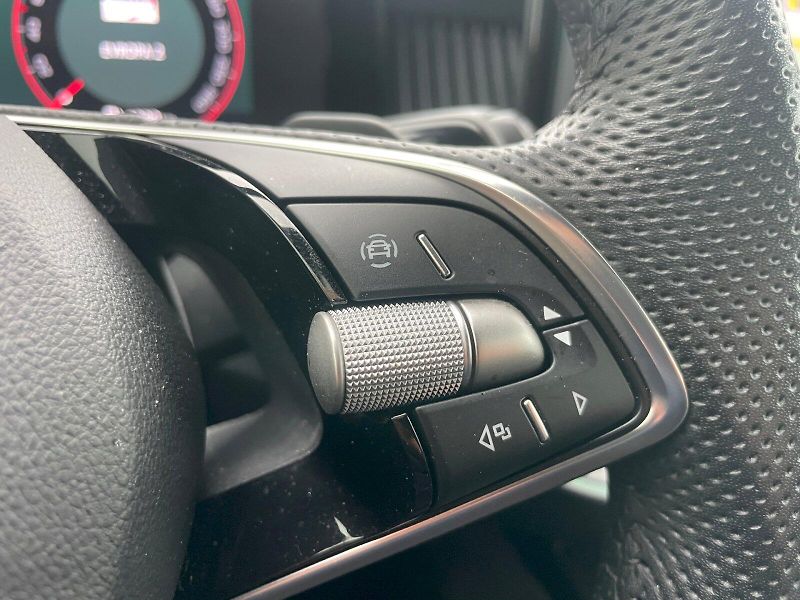 Škoda Superb (2025) COMBI Sportline TD 110 / 2.0 A - fotka 35 z 61
