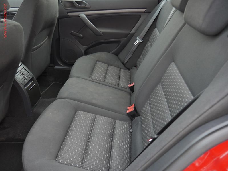 Škoda Octavia (2011) 1.2 TSi, ČR, Active, AC - fotka 10 z 18