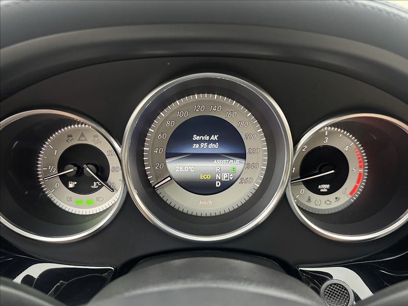 Mercedes-Benz CLS 3,0 DPH 4X4 H/K AMG LED ACC ČR - fotka 17 z 59