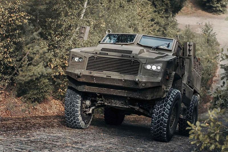 Obrněný kolový transportér STVM4 Golem.
