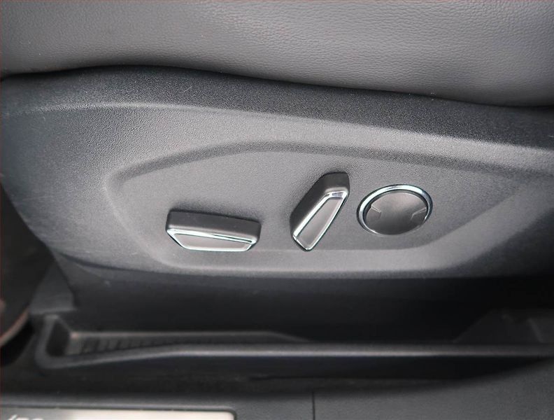 Ford S-MAX (2022) Titanium Hybrid - fotka 18 z 24
