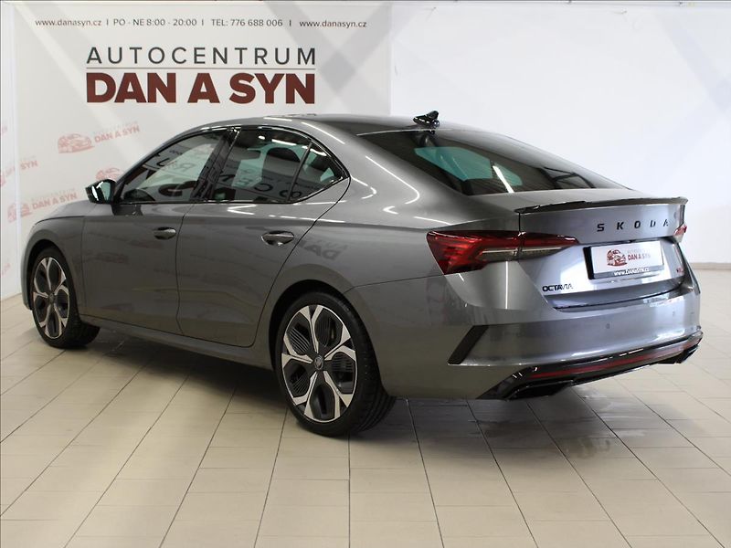 Škoda Octavia 2,0 TSI 195KW RS DCC, 1. maj. - fotka 6 z 39