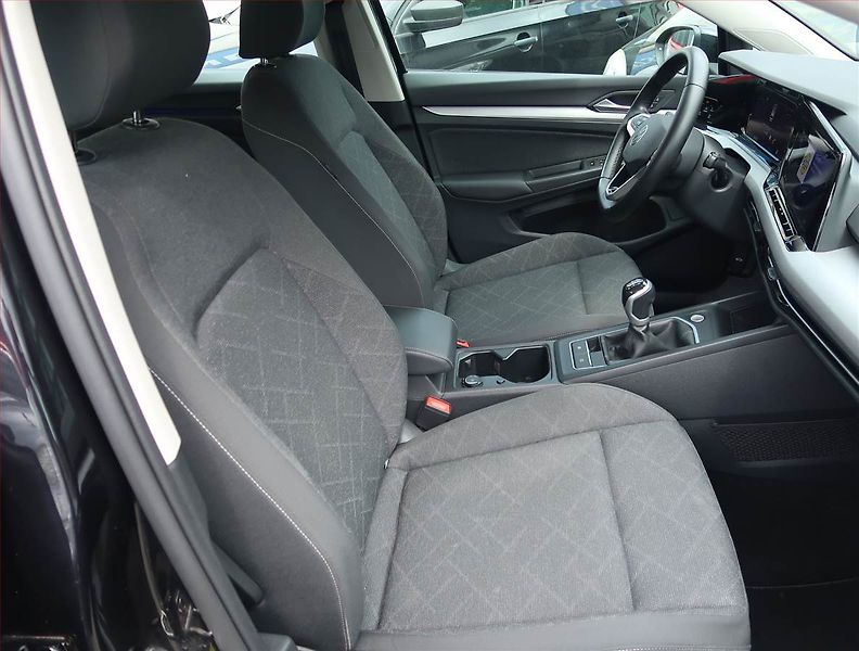 Volkswagen Golf (2023) Life 1.5 TSI, Serv.kniha, Navi - fotka 9 z 16