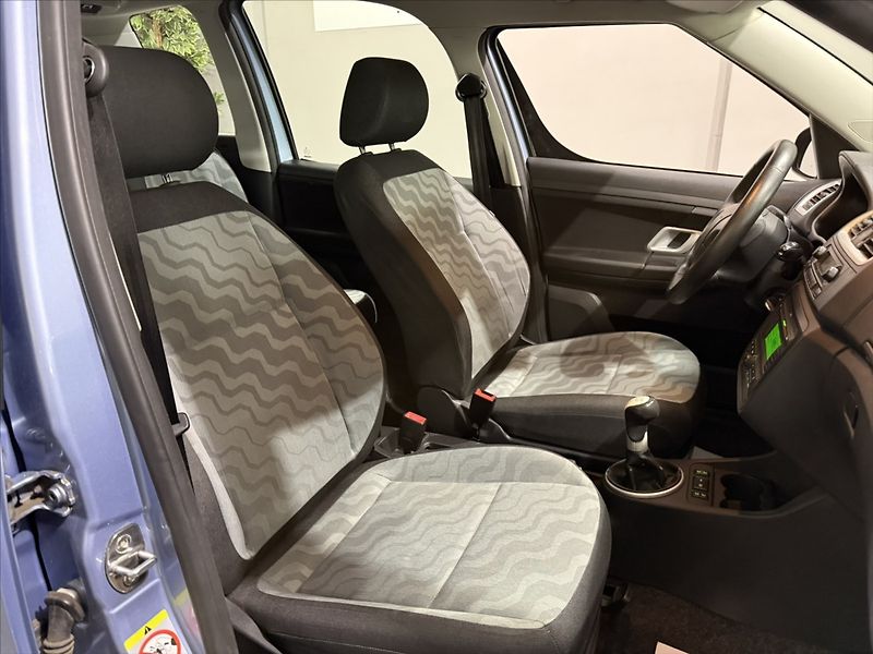 Škoda Roomster 1,9   TDI 77KW STYLE VÝHŘEV - fotka 20 z 26