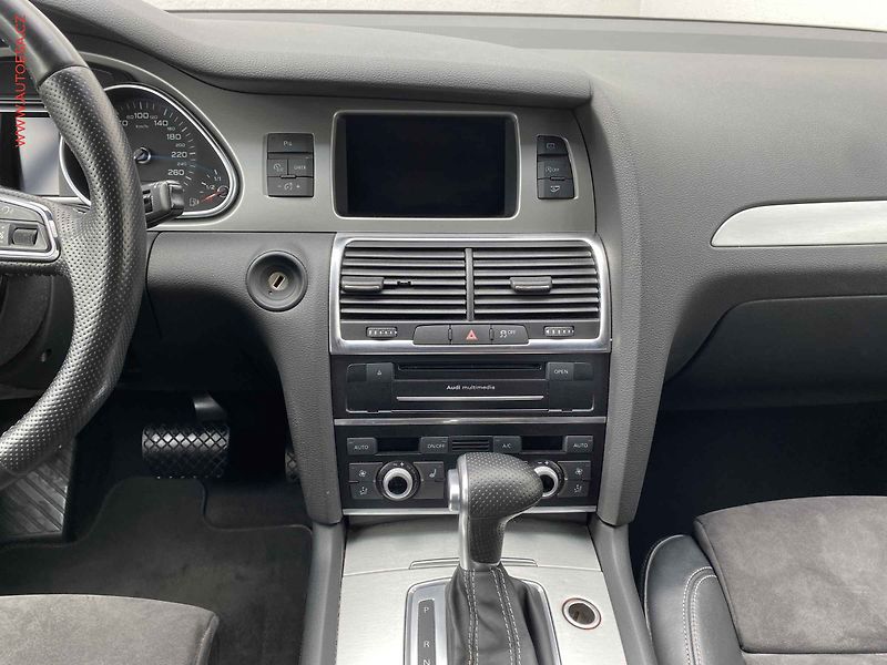 Audi Q7 (2014) 3.0TDi quattro, 7míst, ČR, S - fotka 12 z 20