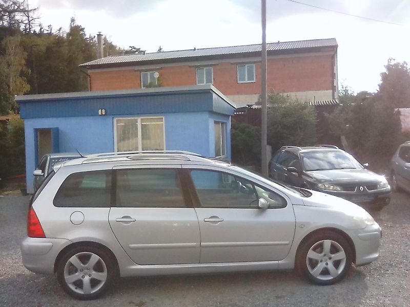 Peugeot 307 (2007) 2.0i 16V  SW , závěs - fotka 10 z 33