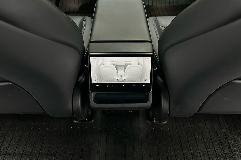Tesla Model 3 Long Range AWD Tažné - fotka 22 z 26