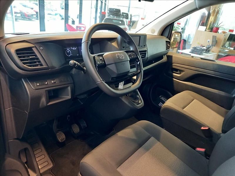 Toyota ProAce Verso 2,0 L2 Combi 2,0D 144k MT6 8S - fotka 7 z 14