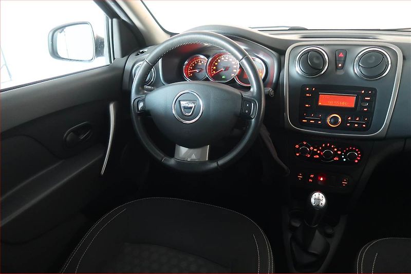 Dacia Logan (2015) 0.9 TCe, ČR,1.maj, Tempomat - fotka 7 z 15