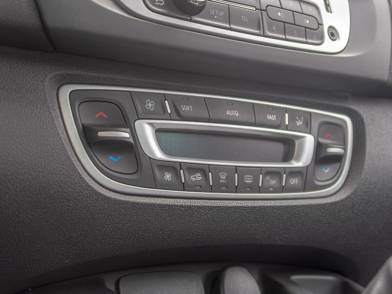 Renault Scénic (2014) 1.5DCI 81KW – NAVIGACE - fotka 26 z 46