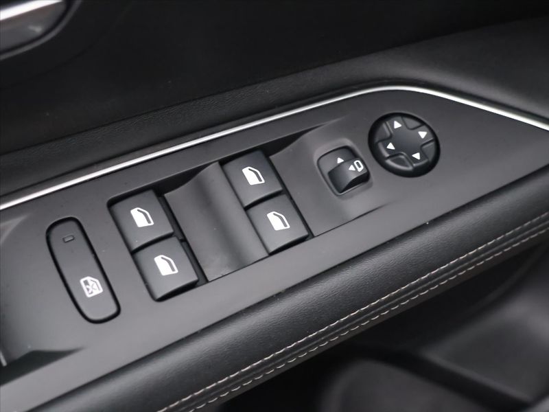 Peugeot 3008 1,5 HDi 96kW Allure CZ - fotka 14 z 31