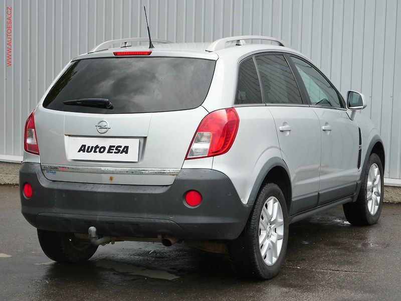 Opel Antara (2011) 2.4 16V - fotka 4 z 20