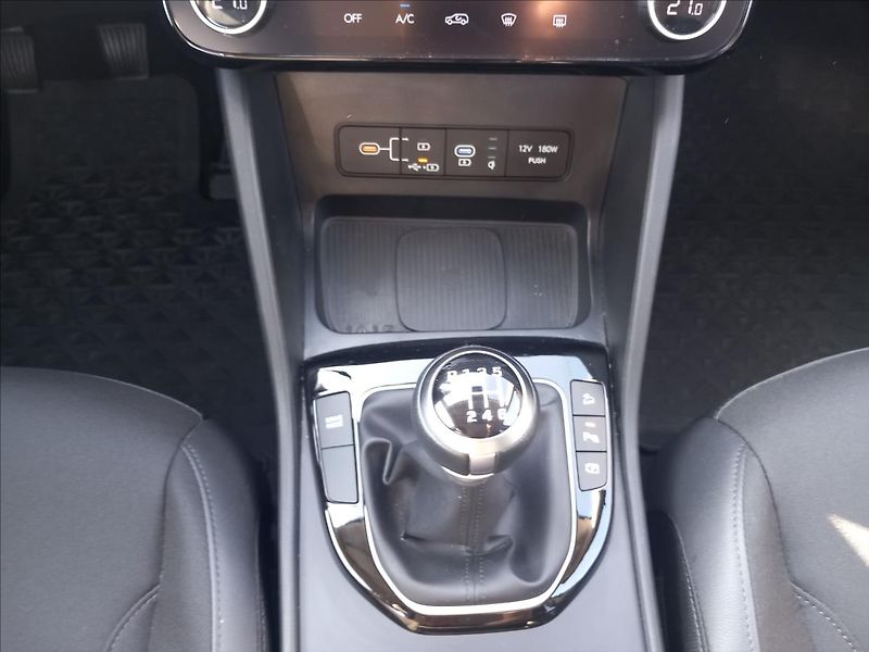 Hyundai Tucson 1,6 T-GDI MT PREMIUM - fotka 12 z 24