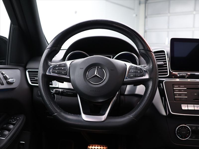 Mercedes-Benz GLE 3,0 350d 190 kW 4MATIC AMG - fotka 17 z 35