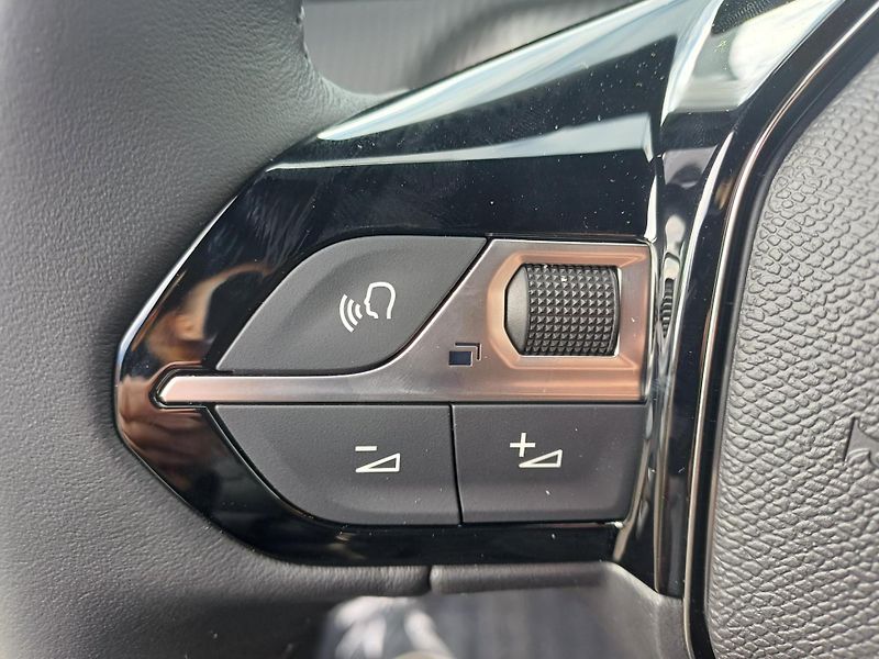 Peugeot 2008 (2026) STYLE 1.2 PurTech 100 k manuál - fotka 19 z 23