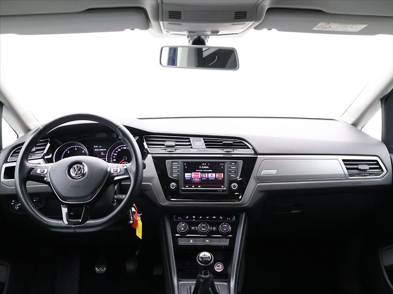 Volkswagen Touran 1,6 TDI 81kW Navi Tažné - fotka 24 z 34