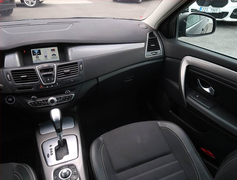 Renault Laguna (2012) 2.0 dCi, Automat, Serv.kniha - fotka 8 z 20