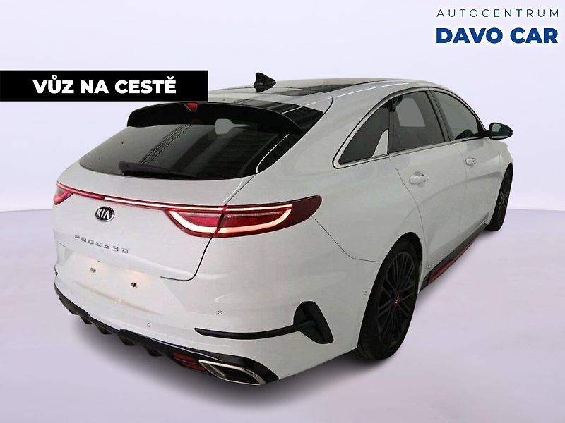 Kia Ceed 1,6 TGDI 150kW GT LED 1.Maj. - fotka 2 z 10
