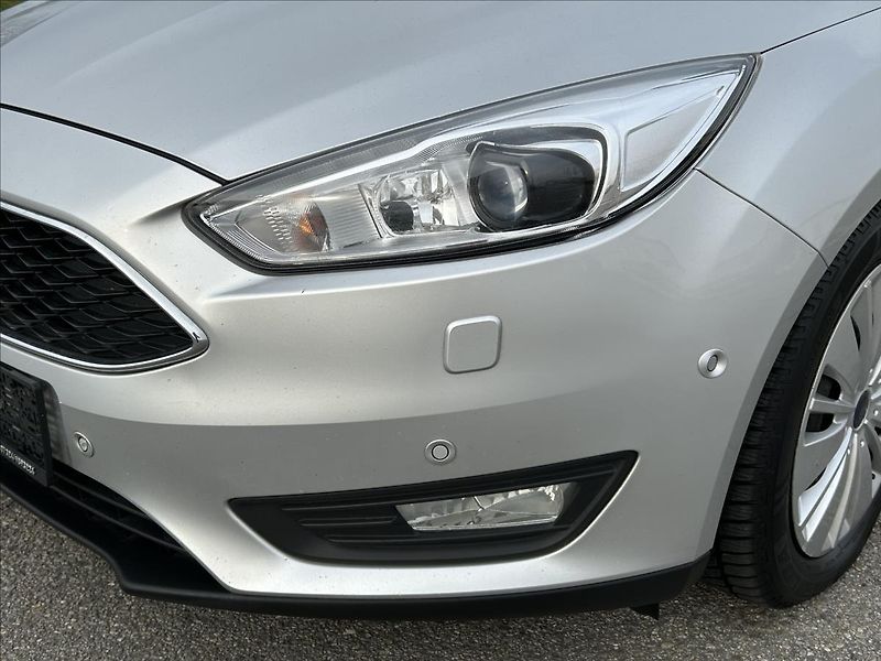 Ford Focus 1,5 TDCi 88kW,Xenon,Navi,Výhře - fotka 34 z 38