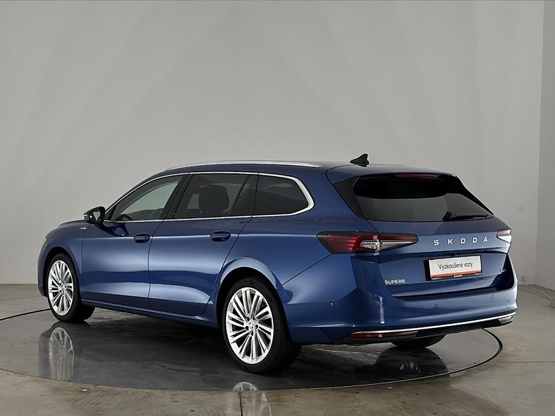 Škoda Superb L&K 4x4 DSG - fotka 15 z 30