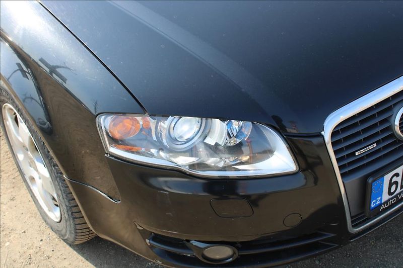 Audi A4 3,0 TDi  4x4,AUTOMAT,XENONY - fotka 26 z 29