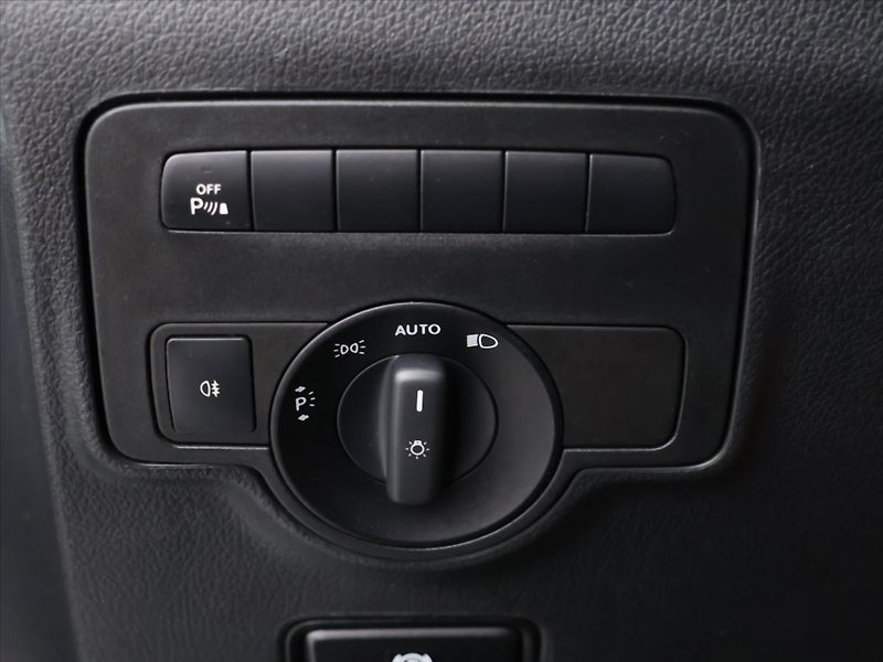 Mercedes-Benz Vito 2,1 119CDI 140kW BlueTEC XL - fotka 14 z 32