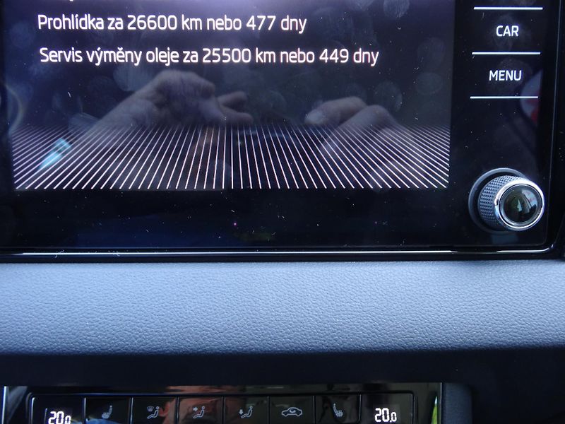 Škoda Karoq 1.5TSi DSG taž.zař. Plná nádrž - fotka 47 z 50