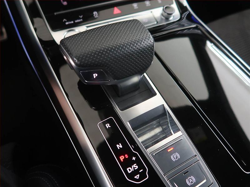 Audi Q8 (2018) 50 TDI - fotka 30 z 32