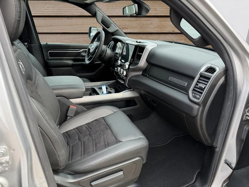 Dodge RAM (2019) +OFFROAD PAKET+ROUGH COUNTRY+ - fotka 9 z 22